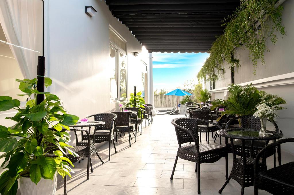 Фото Gold Beach Hotel