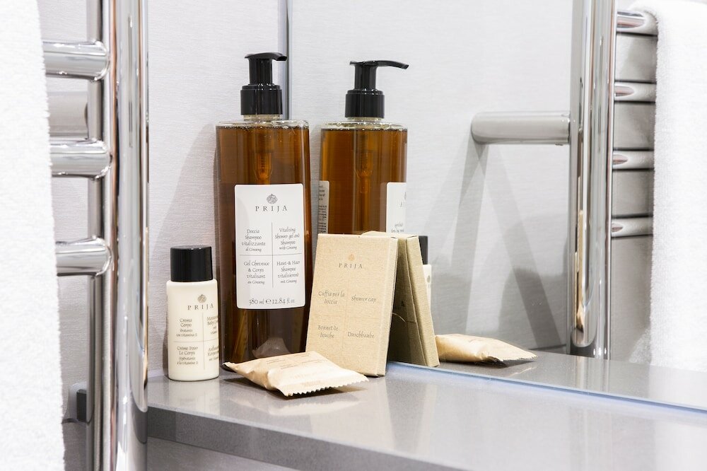 Фото Astor Court Hotel