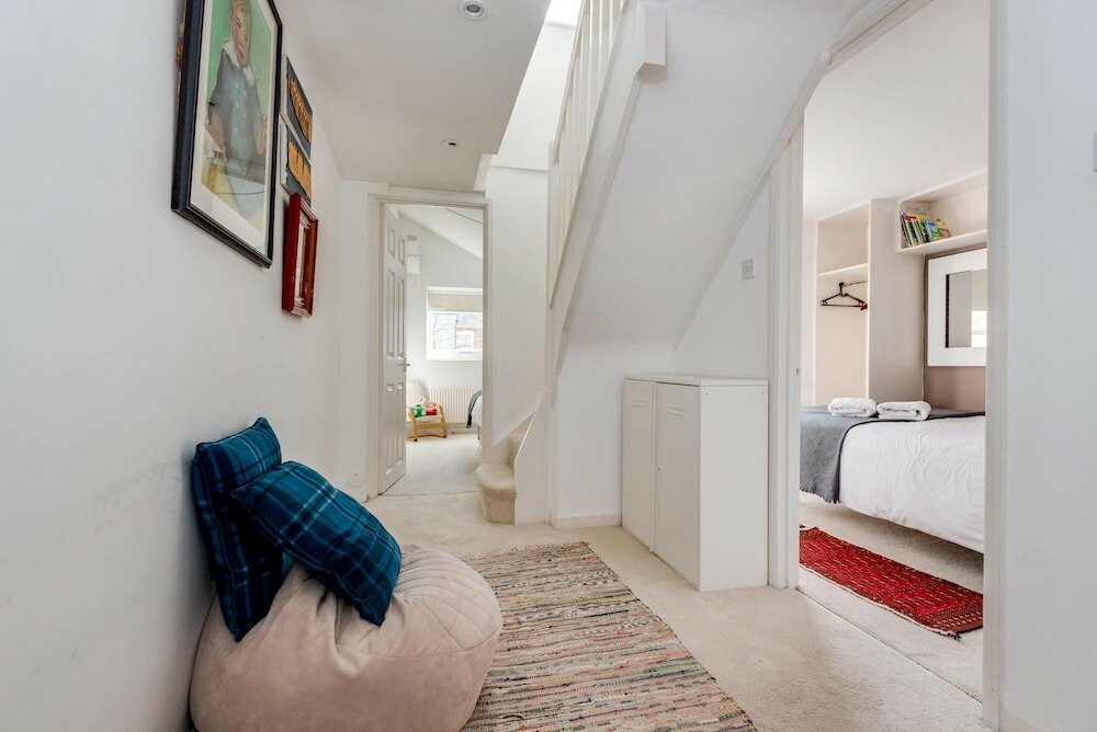 Фото The Old Bookbinders Retreat