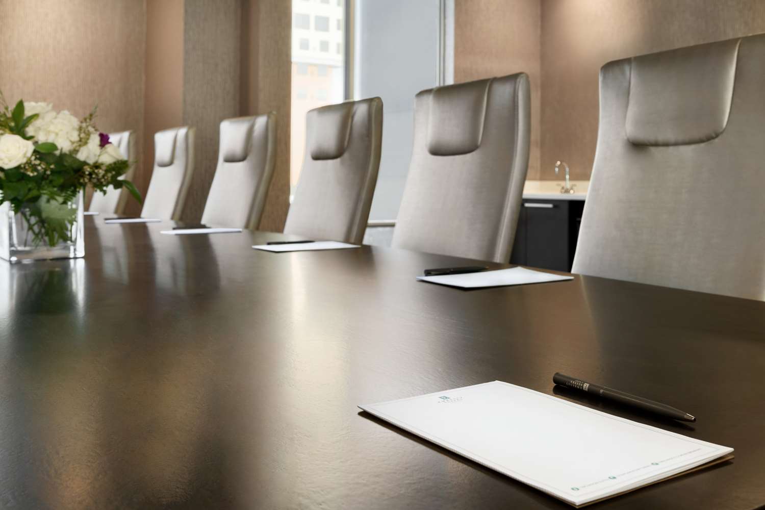 Фото Embassy Suites by Hilton Charlotte Uptown