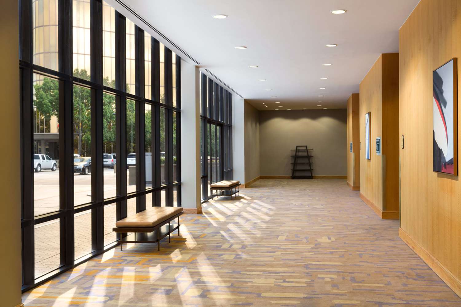 Фото Doubletree by Hilton Dallas - Campbell Centre