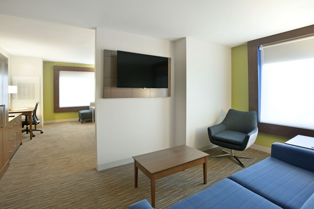 Фото Holiday Inn Express & Suites Austin Downtown - University, an Ihg Hotel
