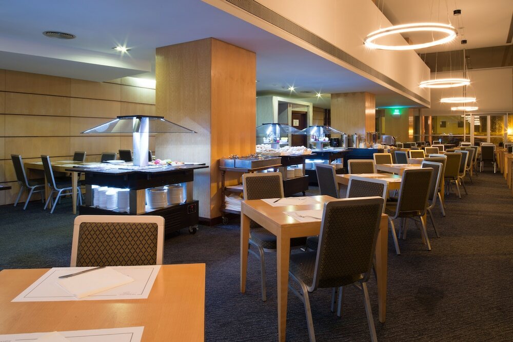 Фото VIP Executive Azores Hotel