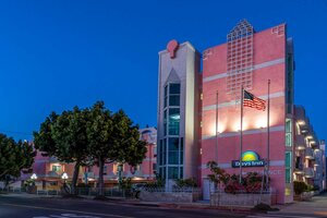 Гостиница Days Inn by Wyndham Santa Monica/Los Angeles
