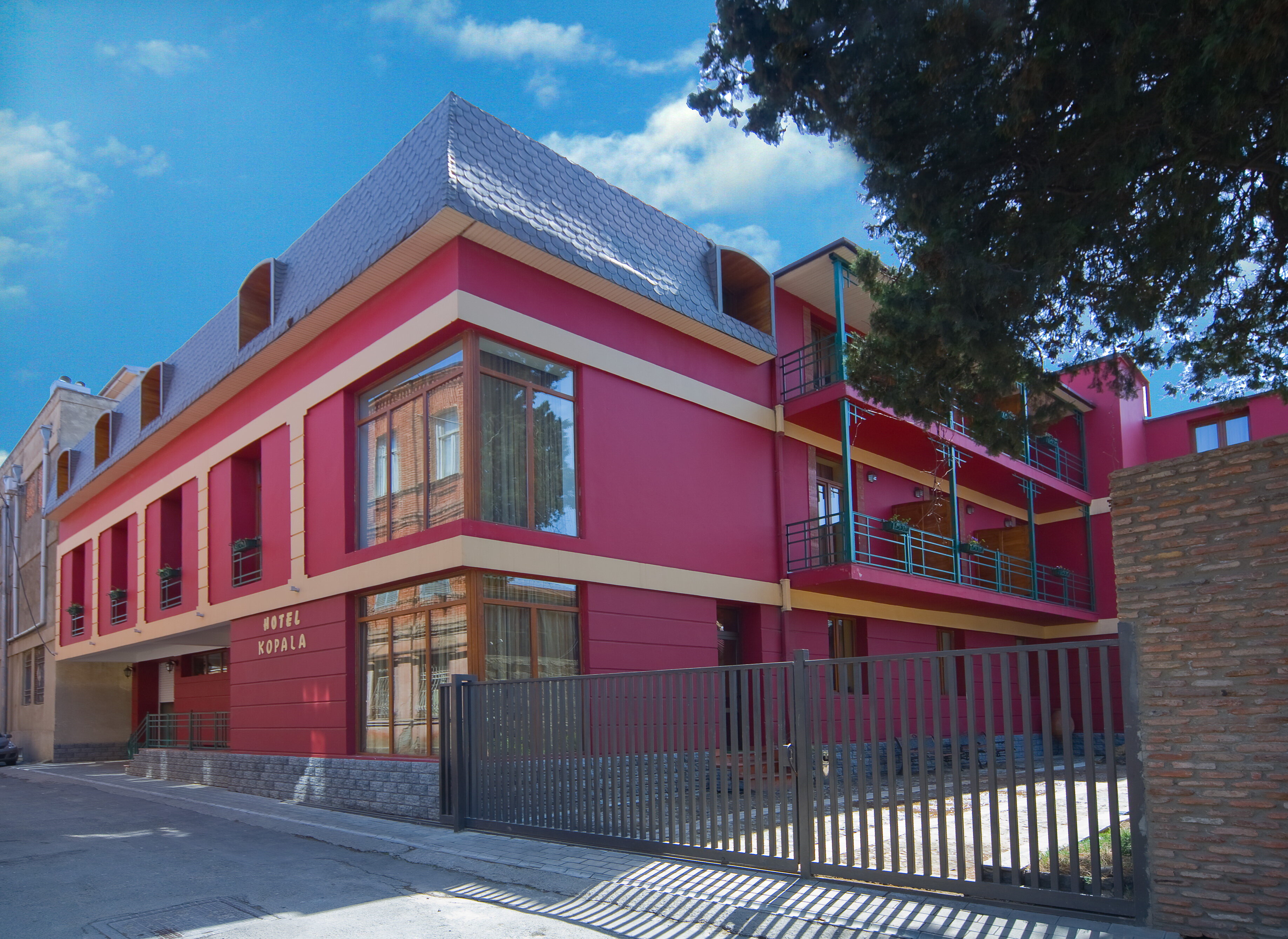 Фото отеля 1