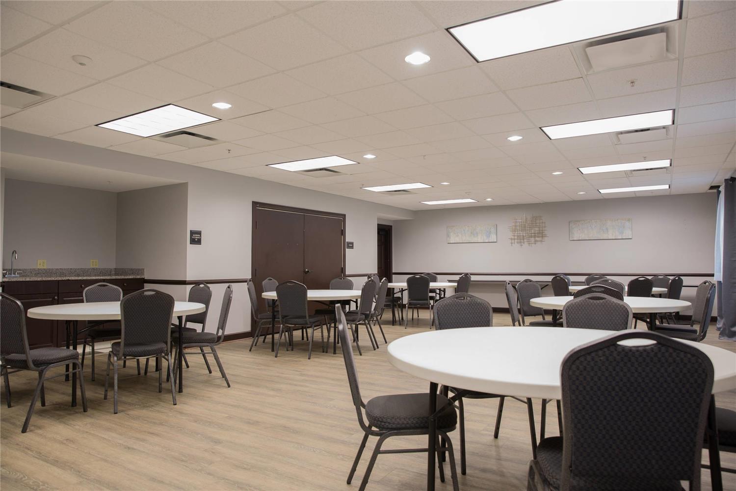 Фото Evangeline Downs Hotel, Ascend Hotel Collection