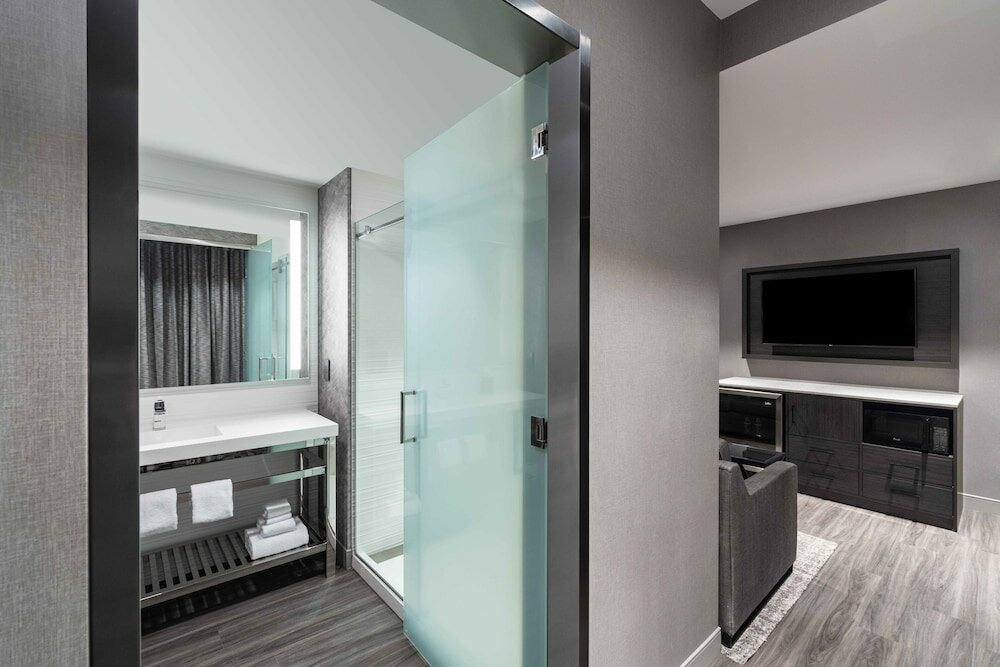 Фото Ac Hotel by Marriott Portsmouth