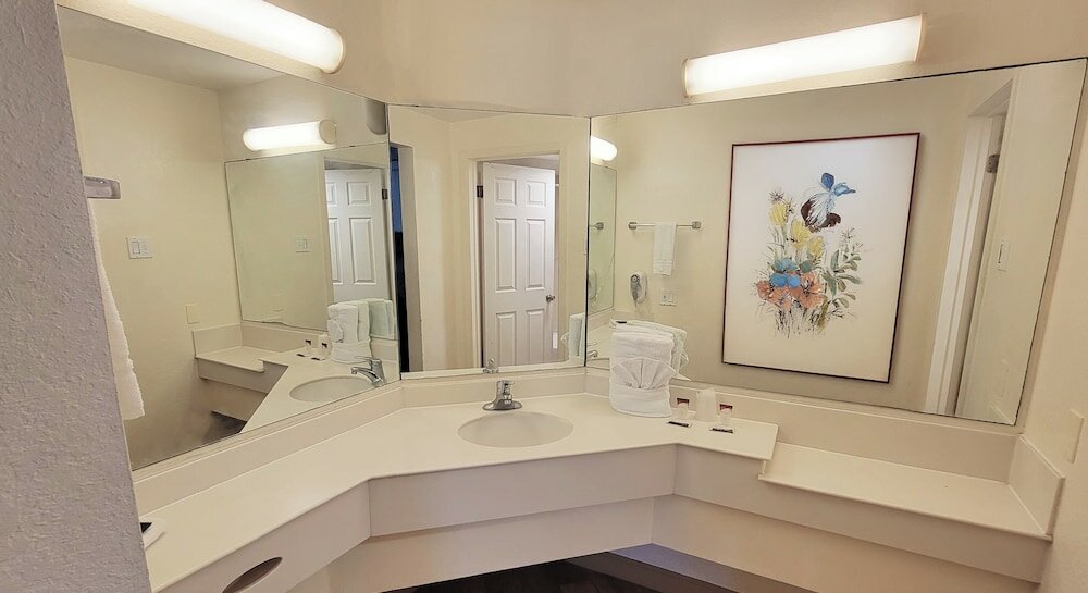 Фото Super 8 by Wyndham San Antonio Near SeaWorld Ingram Park