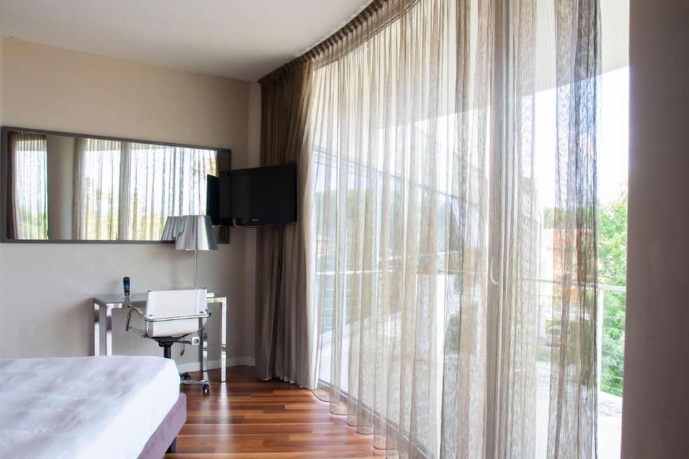 Фото Pisa Hotel Tower Plaza