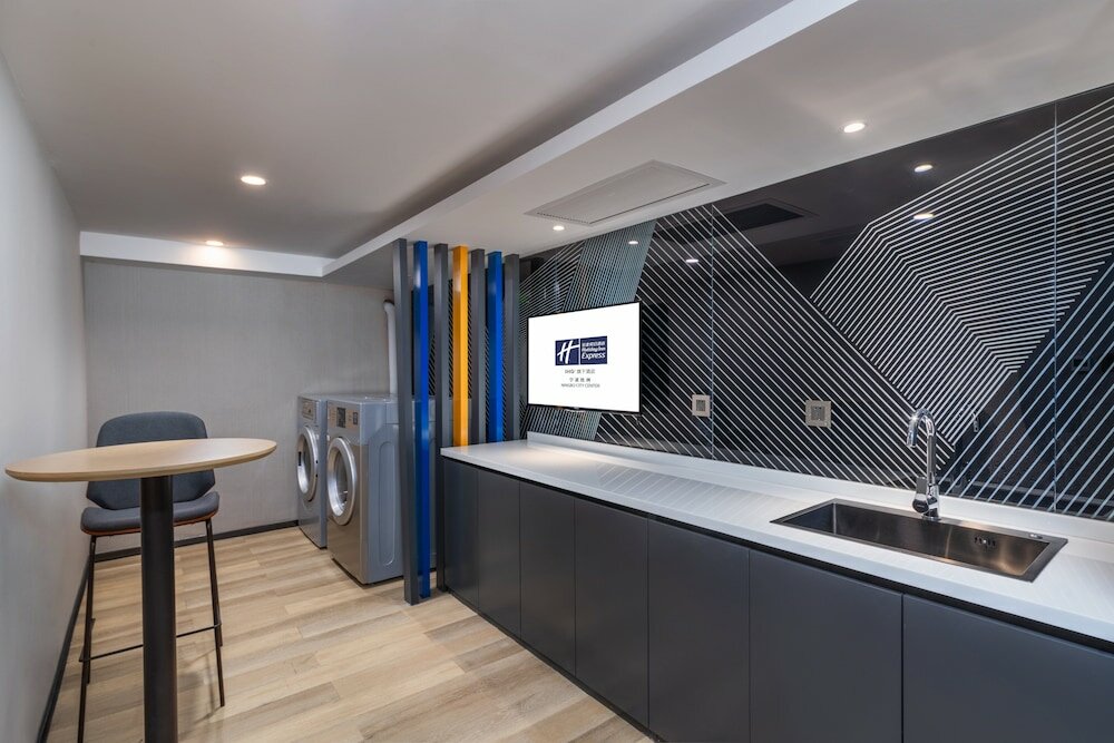 Фото Holiday Inn Express Ningbo City Center