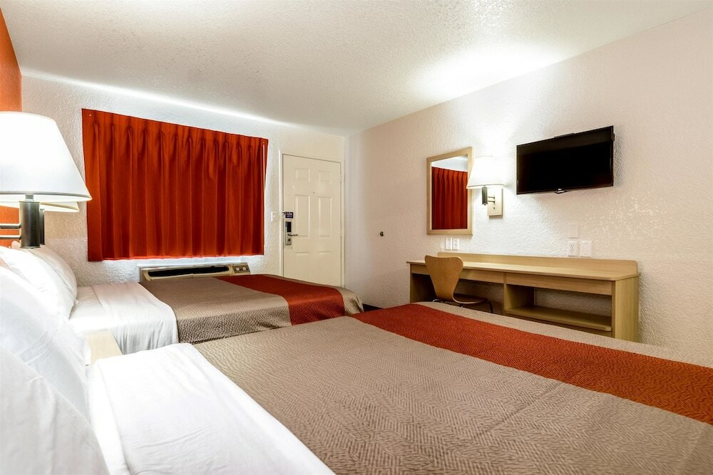 Фото Motel 6 Anaheim, Ca - Fullerton East