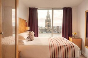 Гостиница Premier Suites Liverpool