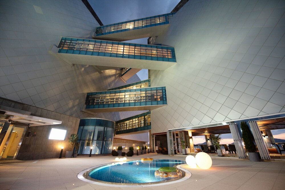 Фото Hidden Bay Hotel