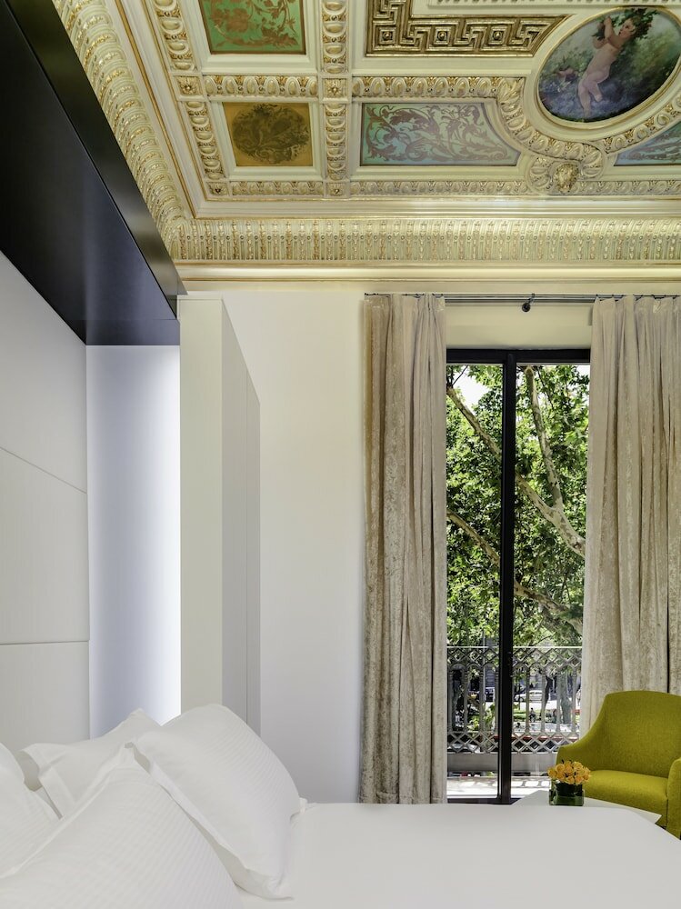 Фото H10 Urquinaona Plaza