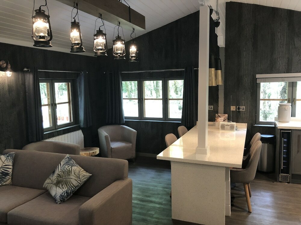 Фото Chevin Country Park Hotel & SPA