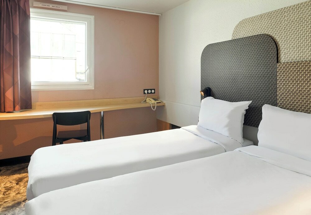 Фото B&b Hotel Versailles Le Chesnay