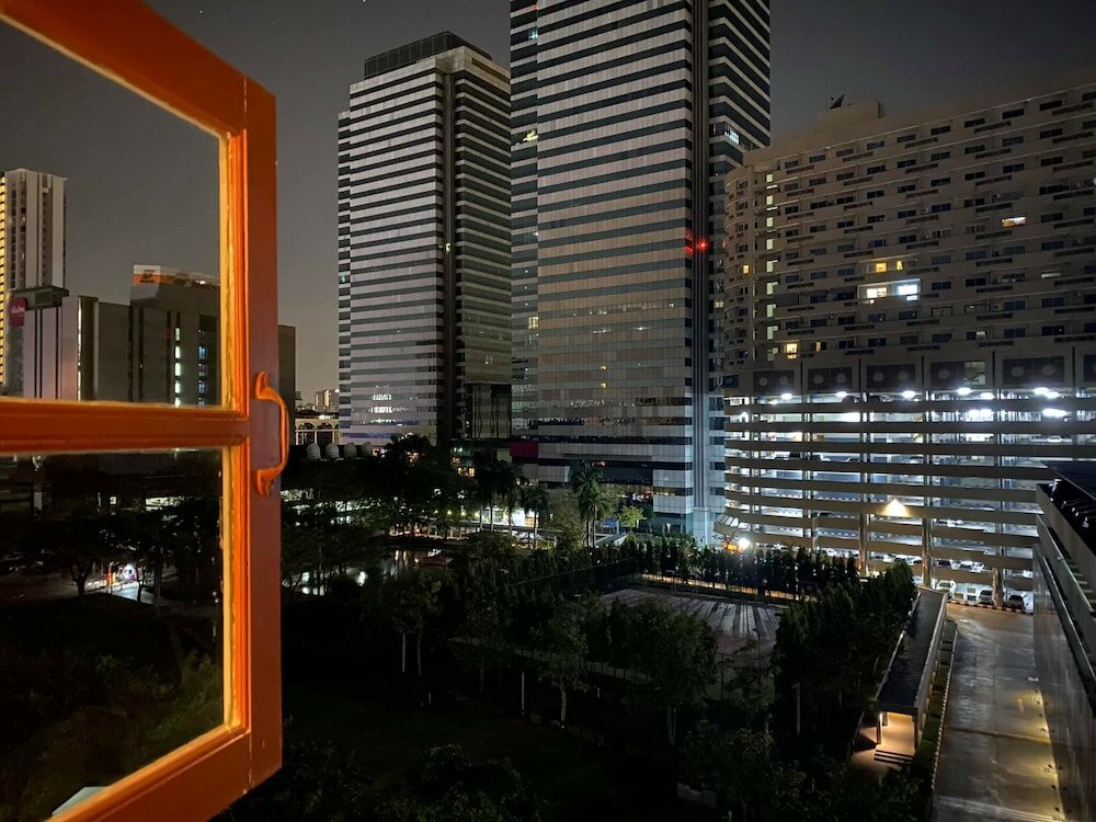 Фото Rest at Ratchada Hotel