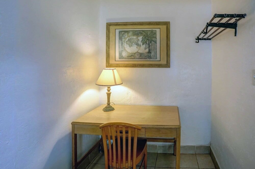 Фото Richard's Motel Extended Stay