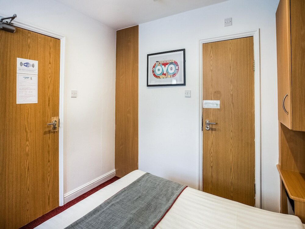 Фото Oyo London Guest House