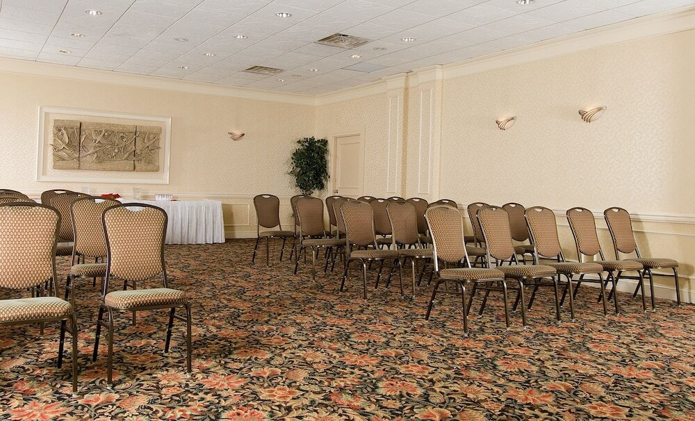 Фото Delta Hotels by Marriott Utica