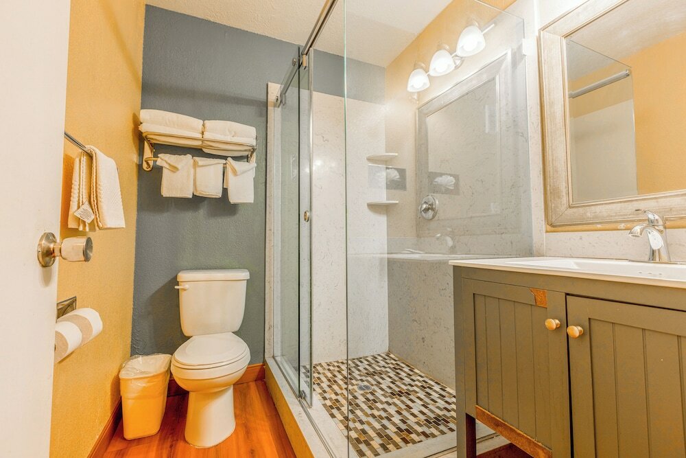 Фото Travelodge by Wyndham Oceanside