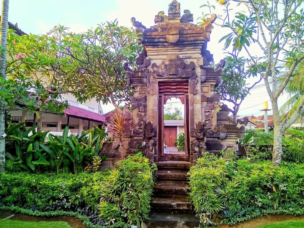 Фото Nipuri Hotel