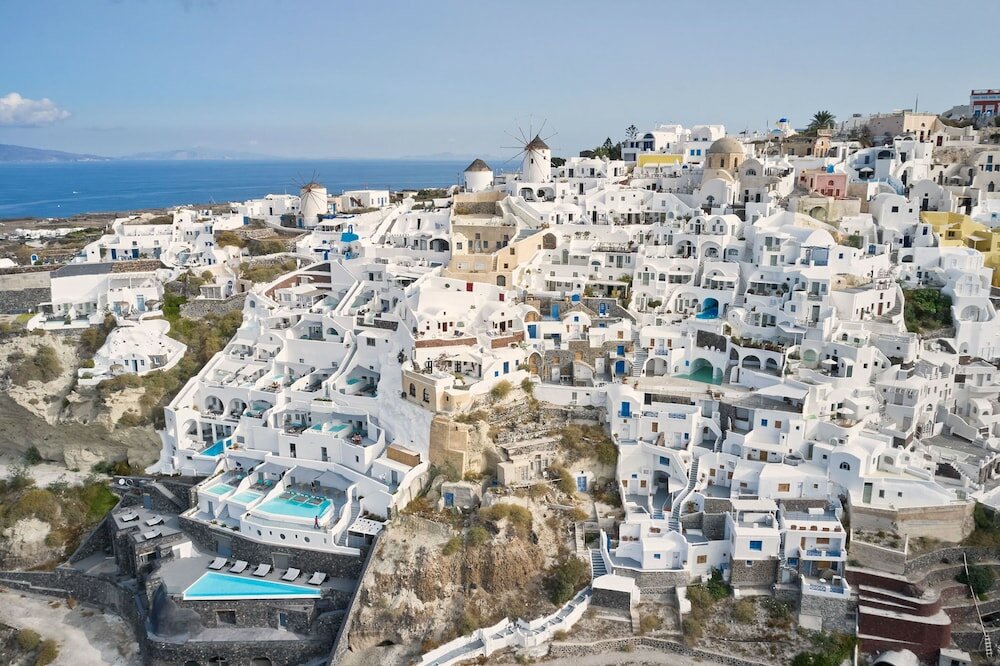 Фото Charisma Suites