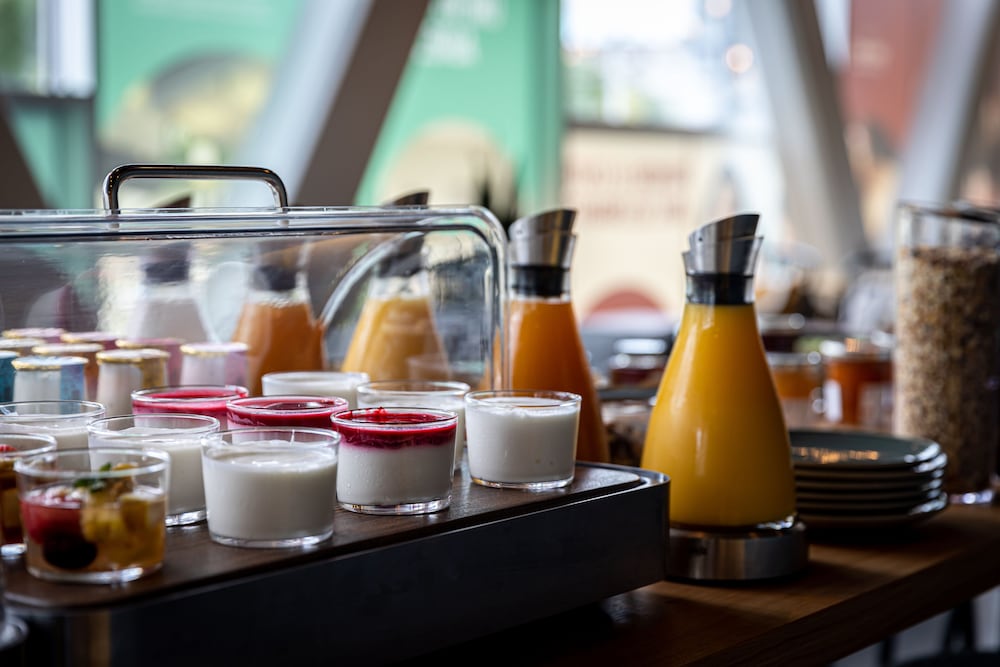 Фото Best Western M Treize Paris Asnieres