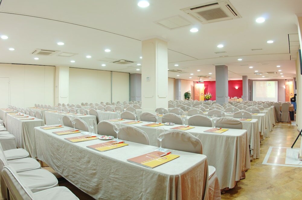 Фото Hotel Porcel Sabica