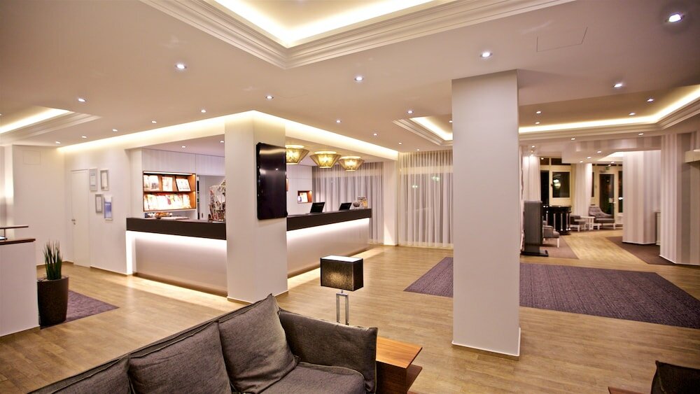 Фото Kurpark-Hotel Bad Dürkheim