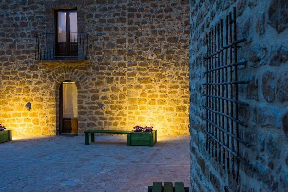 Фото La Quercia e l'Asino