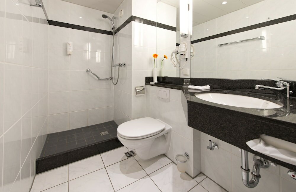 Фото Leonardo Hotel Heidelberg