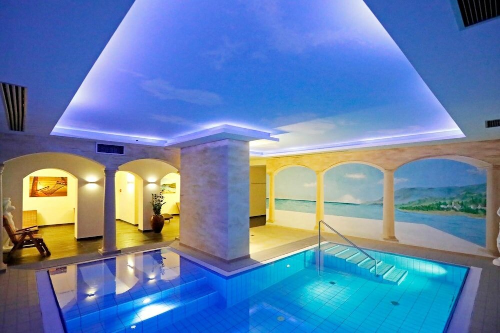 Фото Kurpark-Hotel Bad Dürkheim