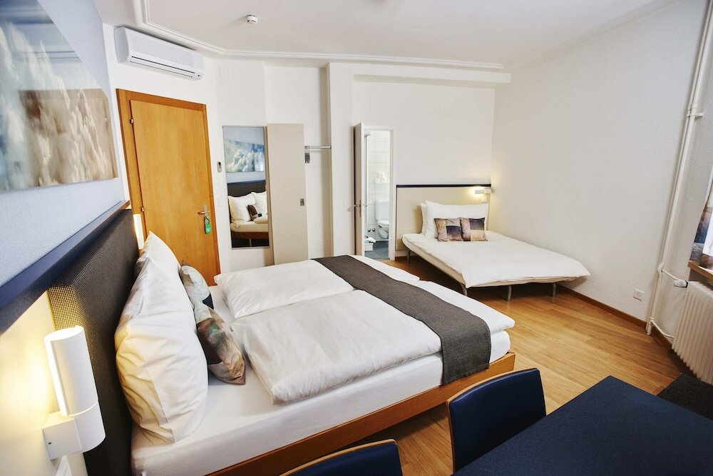 Фото Bristol Hotel