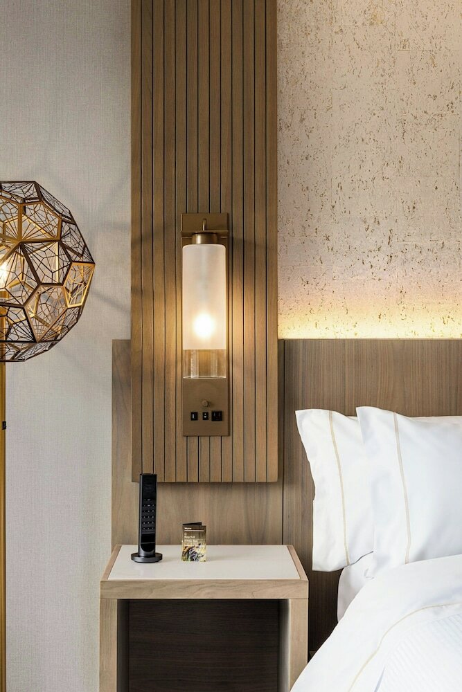 Фото The Westin Harbour Castle