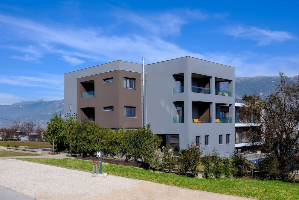 Фото Essence Living Exclusive