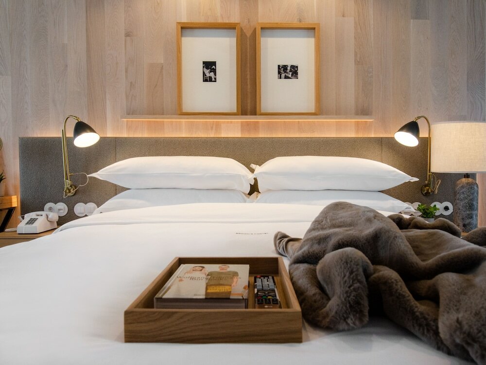 Фото Browns Avenue Hotel