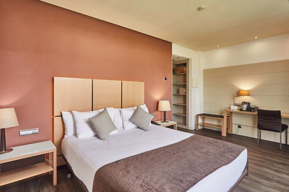 Фото Hotel Silken Puerta de Valencia