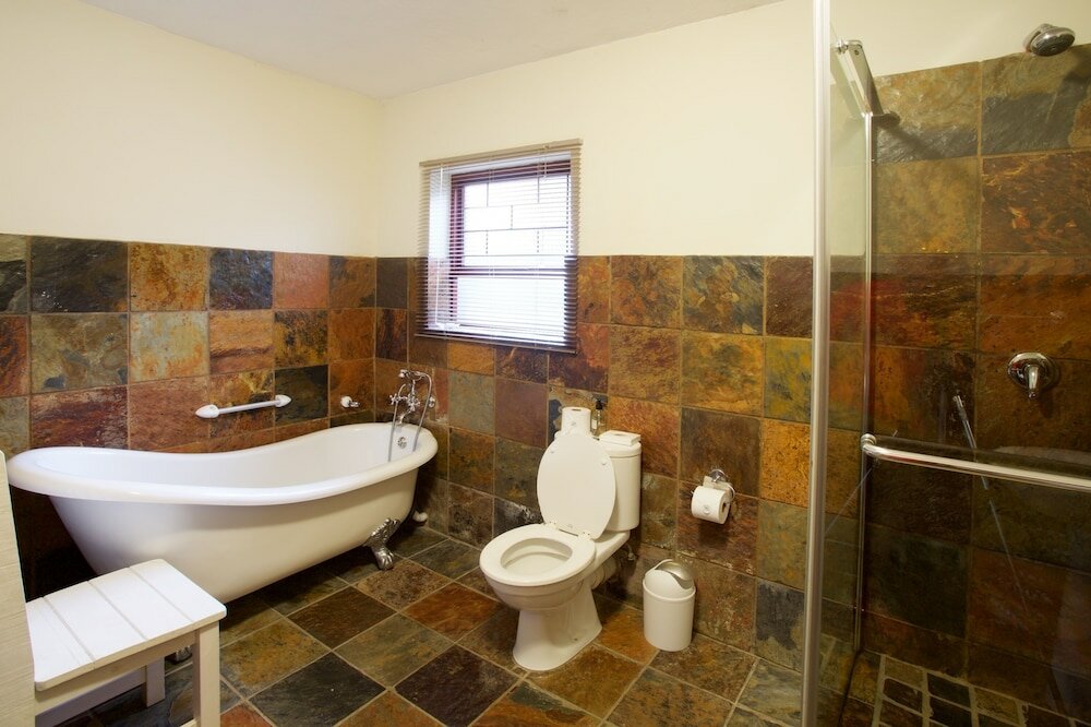 Фото Sea Whisper Guest House & Self Catering