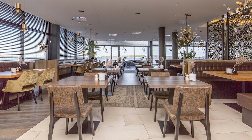 Фото Fletcher Hotel Het Veerse Meer