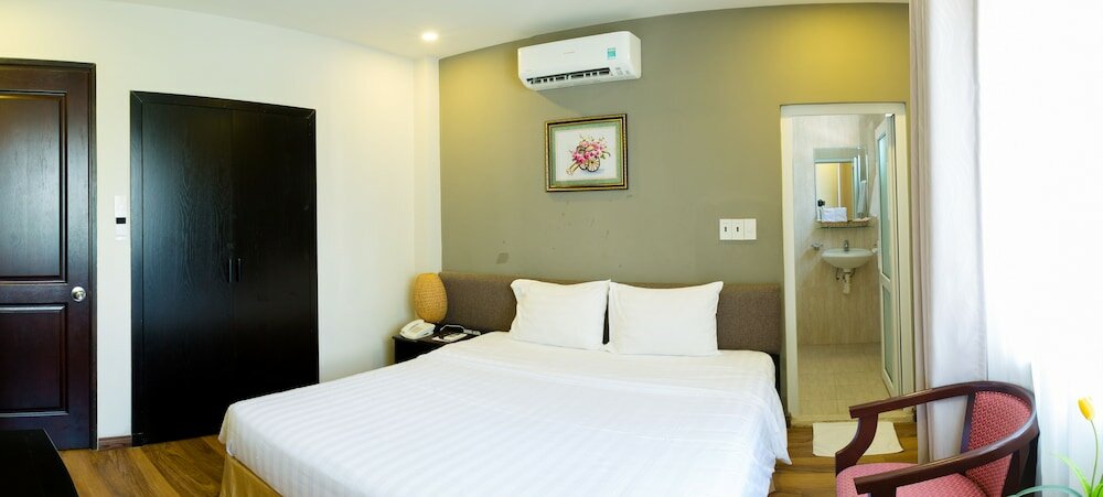 Фото Nha Trang Beach Hotel