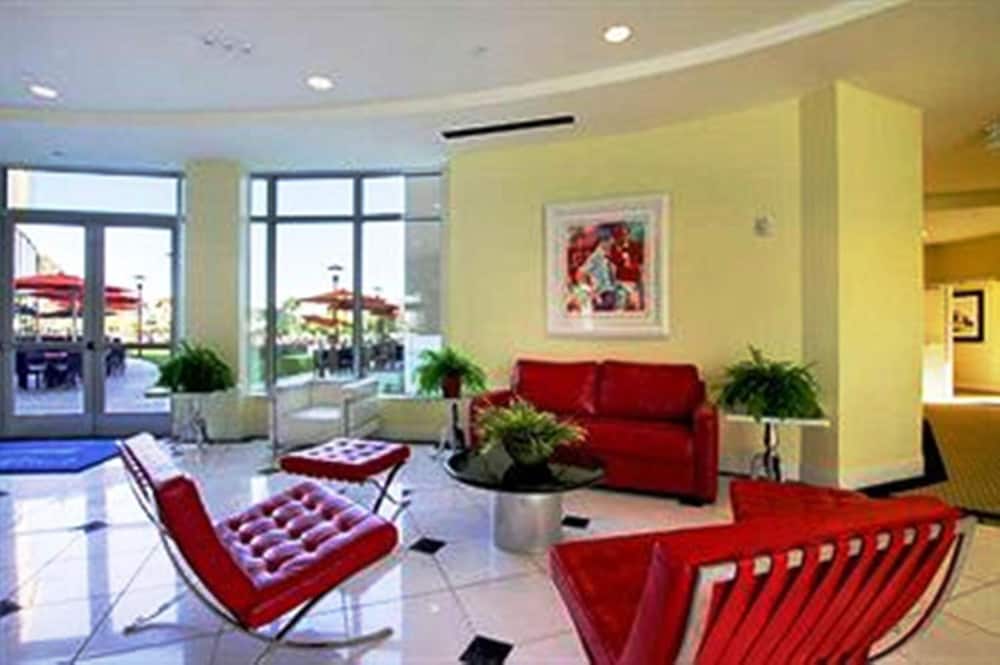 Фото University Plaza Waterfront Hotel