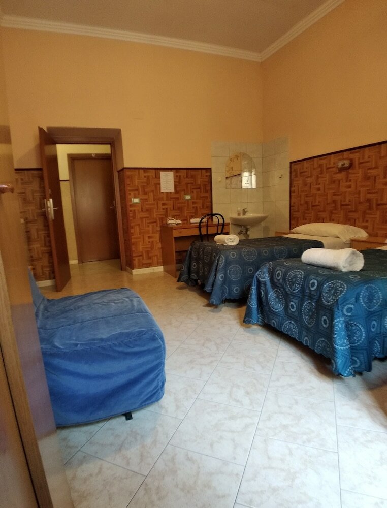 Фото Cressy Hotel