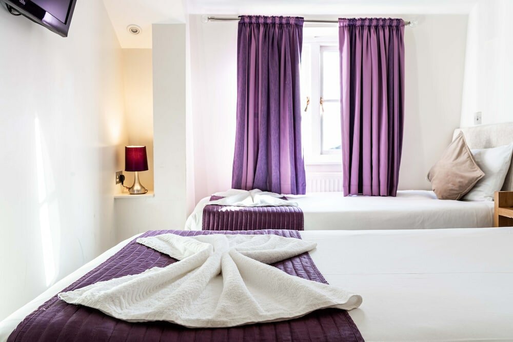 Фото Lancaster Court Hotel