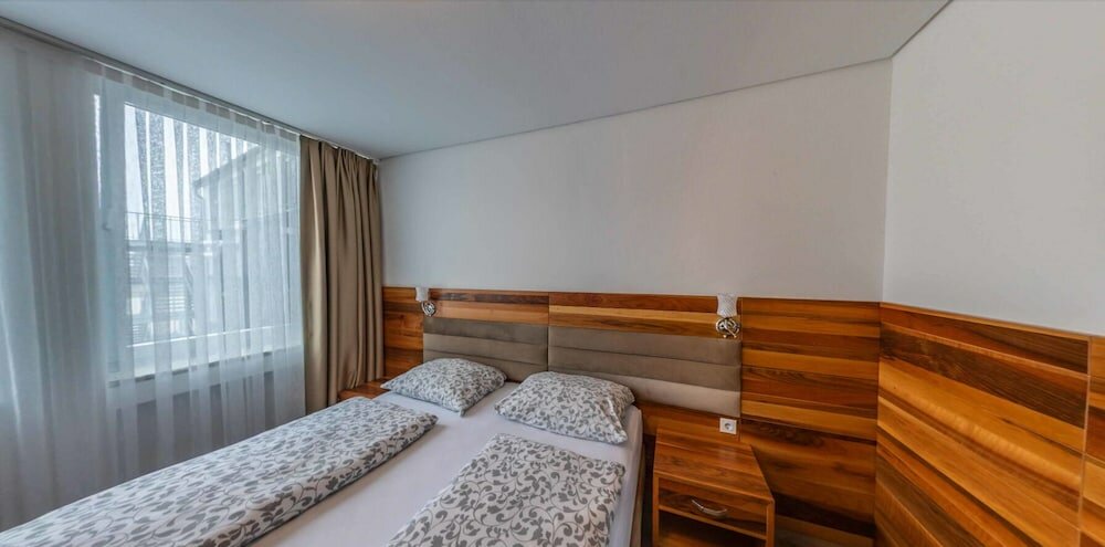 Фото Hotel Bayrischer Hof