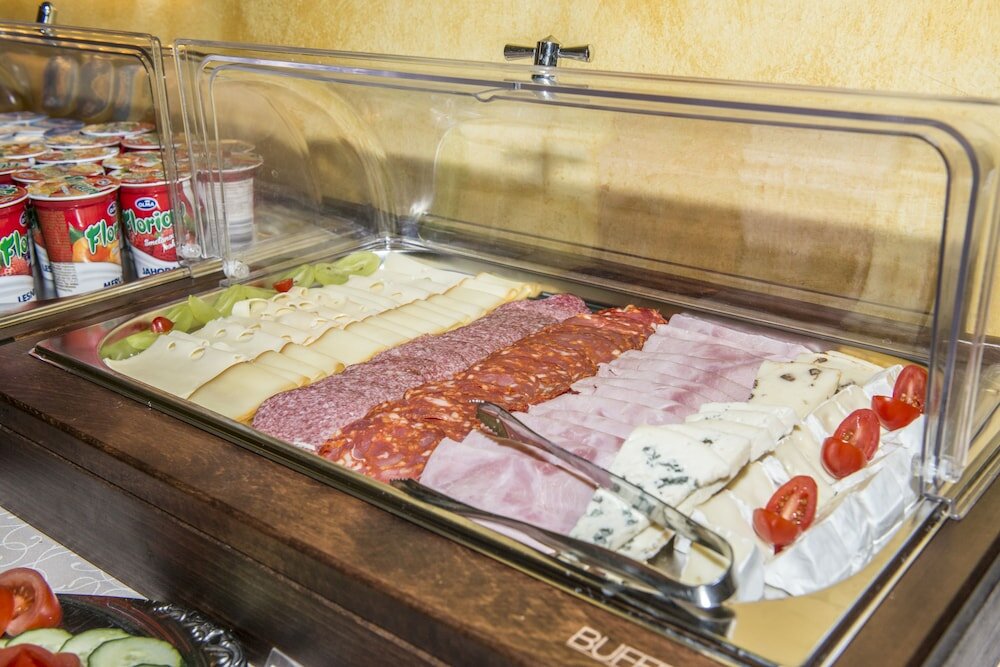 Фото Hotel Cerny Slon