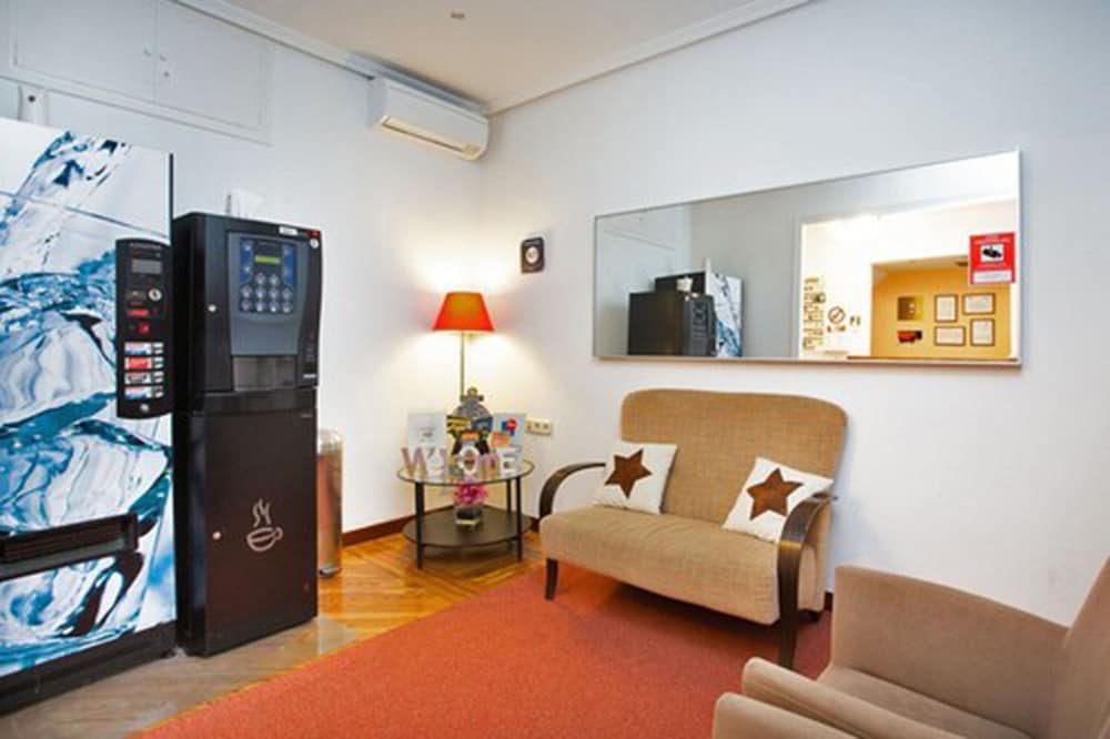 Фото Hostal Los Alpes