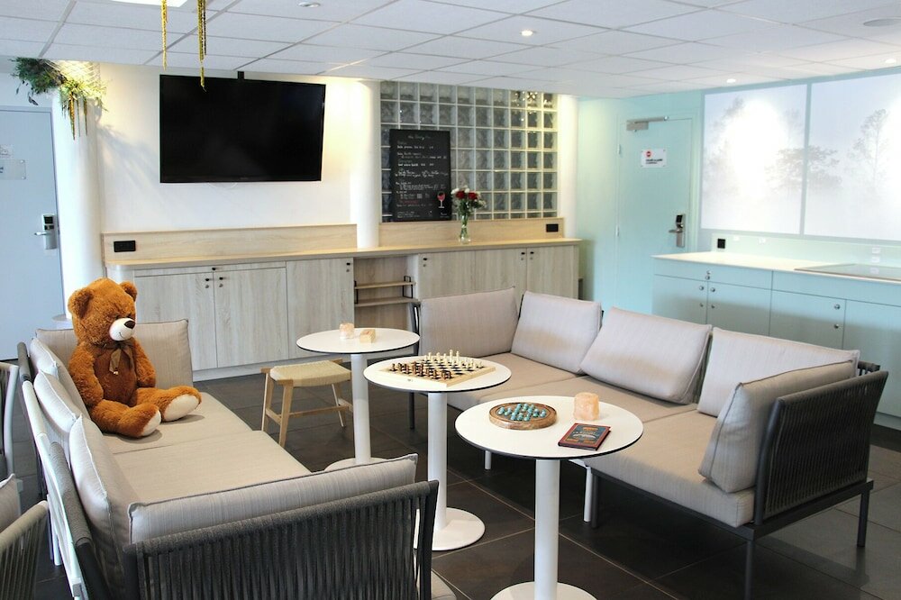 Фото Hôtel Kyriad La Rochelle Centre Ville