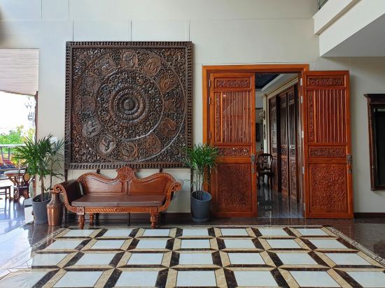 Фото Chunlee Grand Hotel