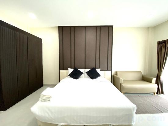 Фото The Shade Residence